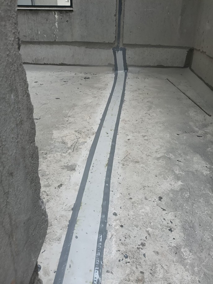 EXPANSION JOINT
