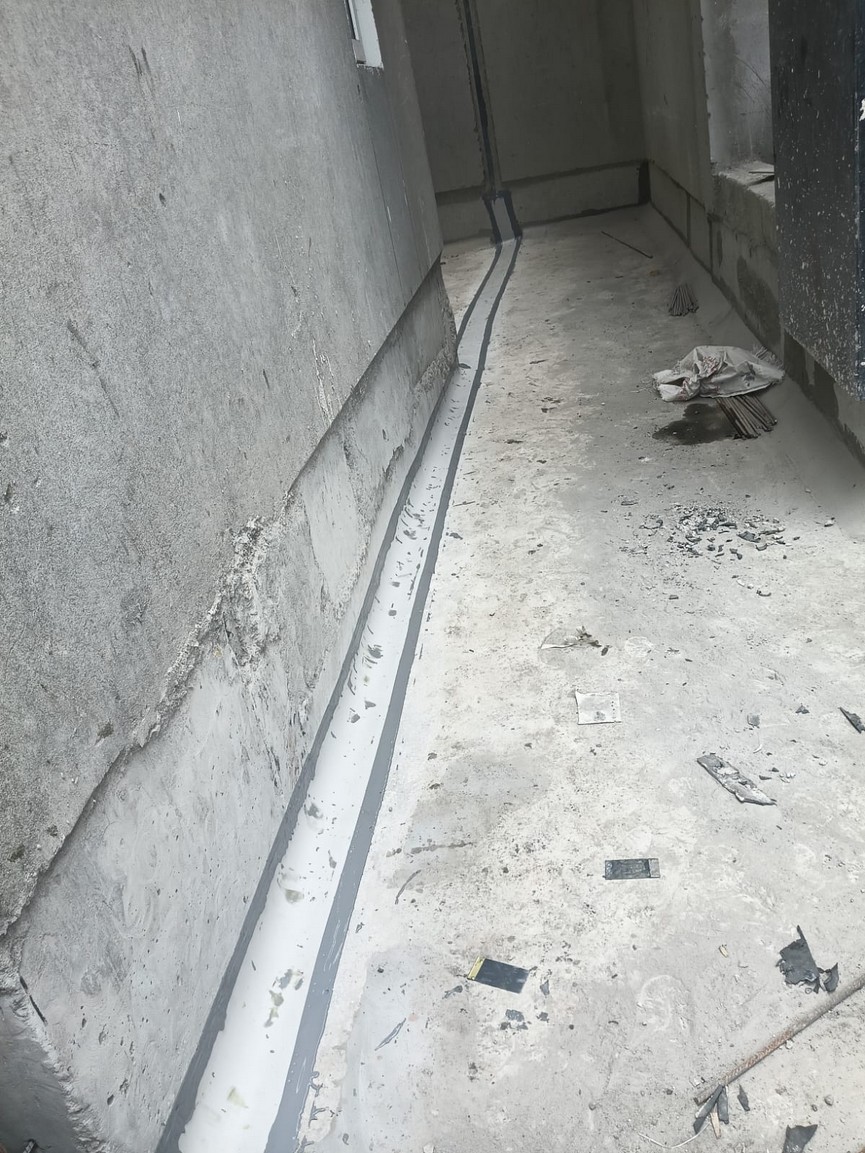EXPANSION JOINT